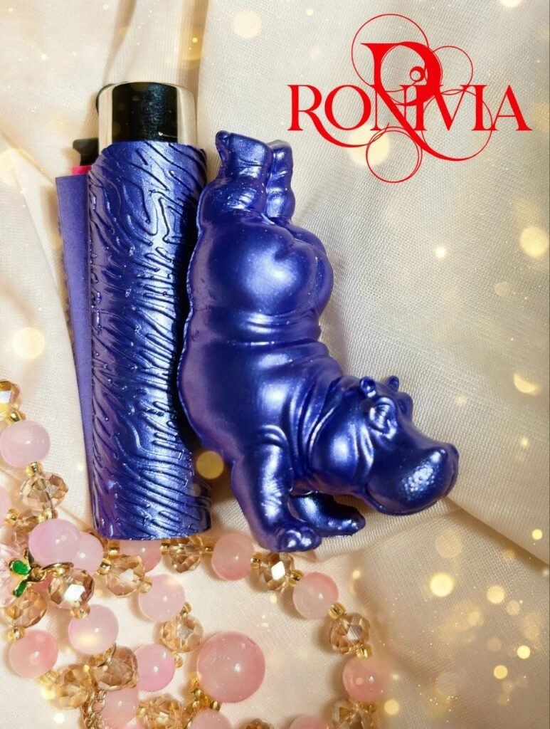 Hippo-Stand – Handcrafted Clipper Lighter Cover