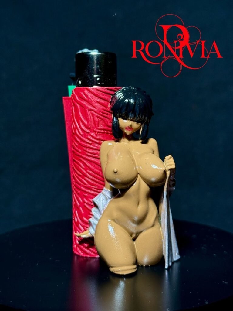 RONIVIA Crimson Geisha – Lady Akane Clipper Lighter Cover