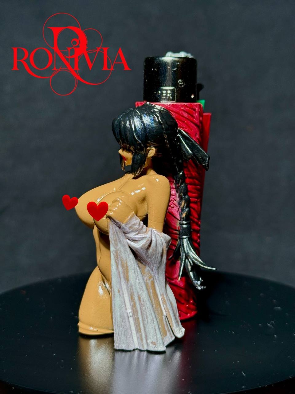 RONIVIA Crimson Geisha – Lady Akane Clipper Lighter Cover - Image 3